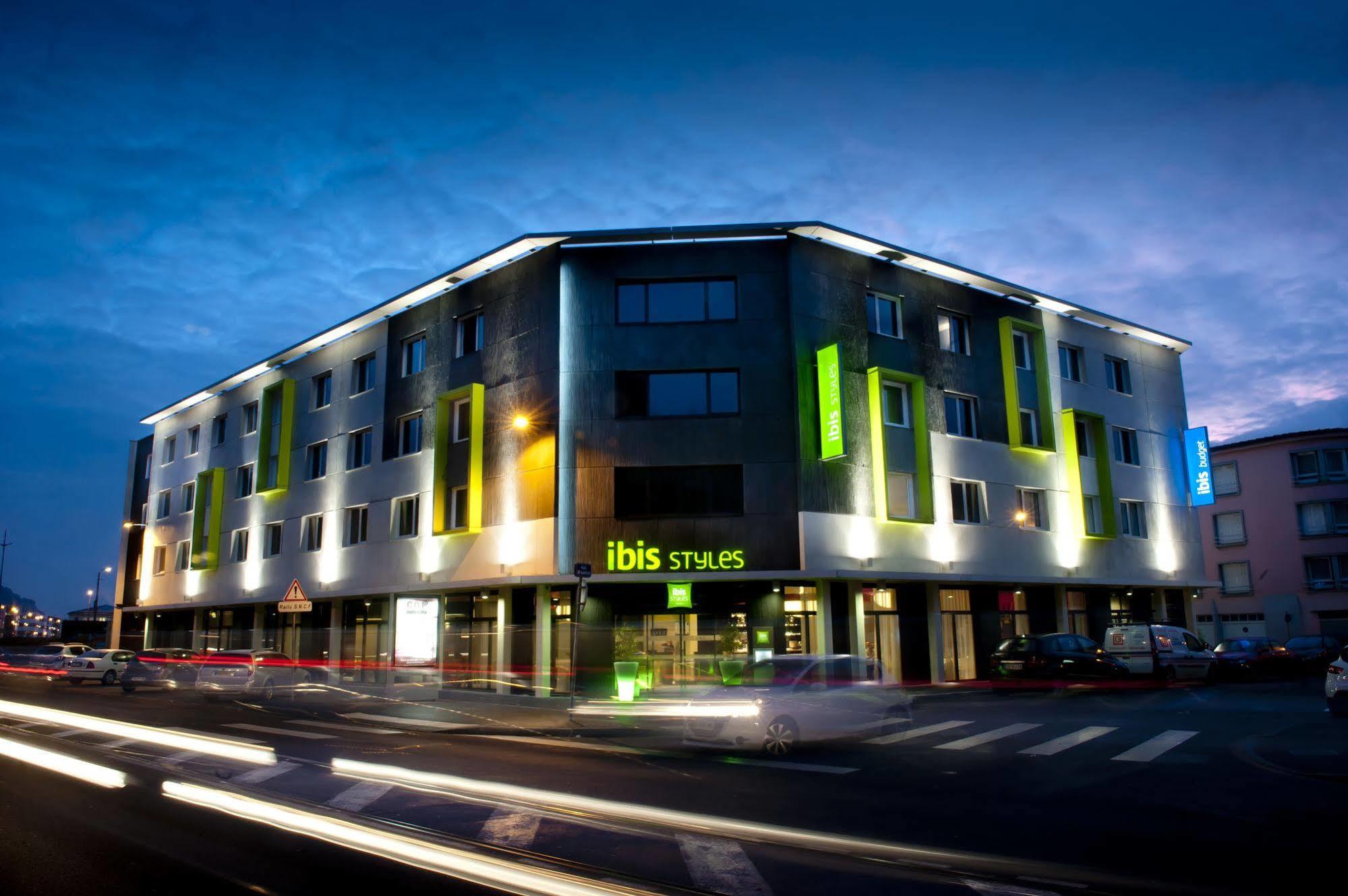 Hotel Ibis Budget Centre Port 2*