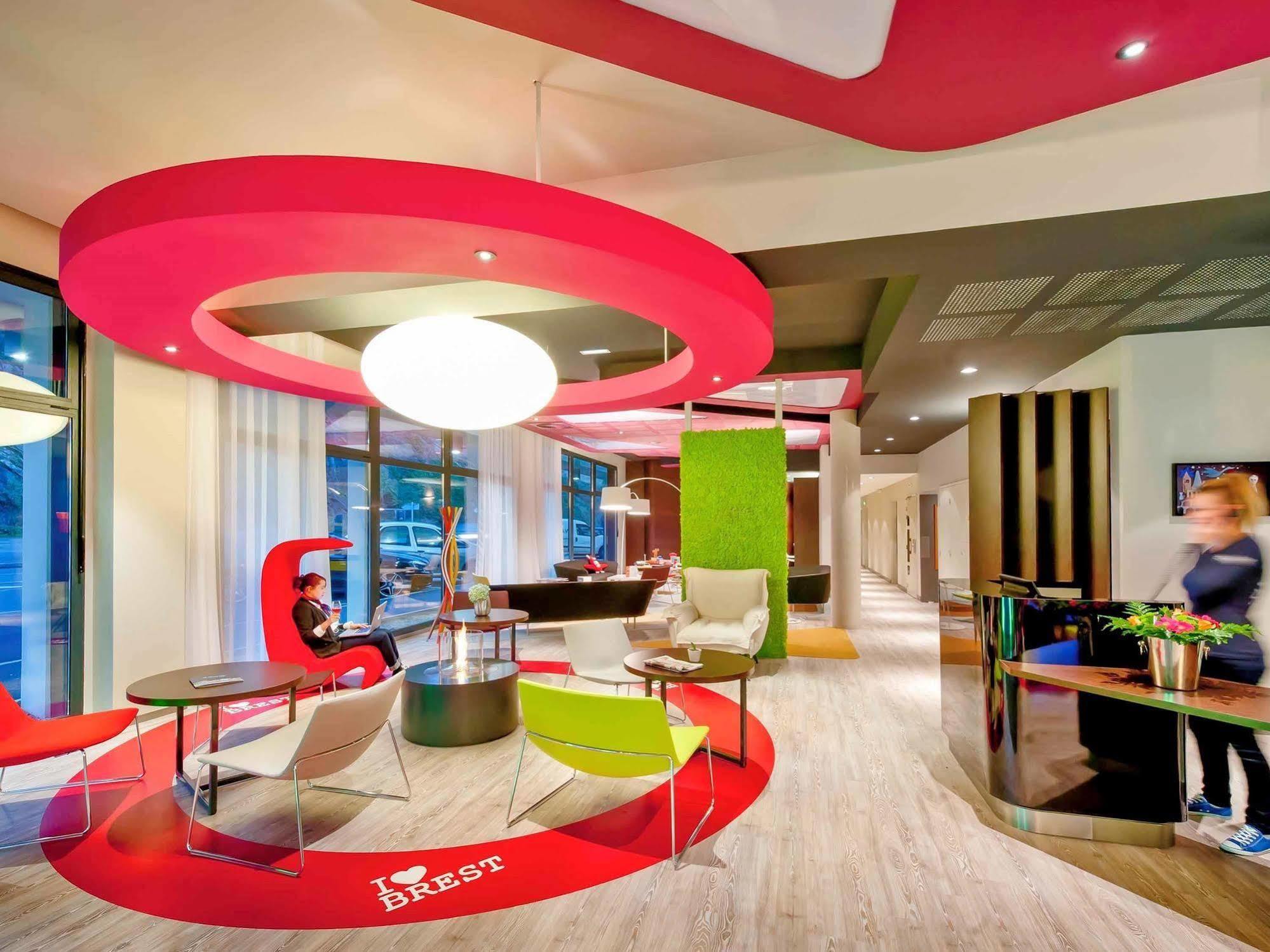 Hotel Ibis Budget Centre Port 2*